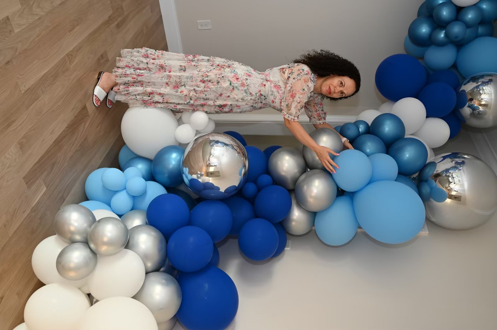 Balloon Garland Installation